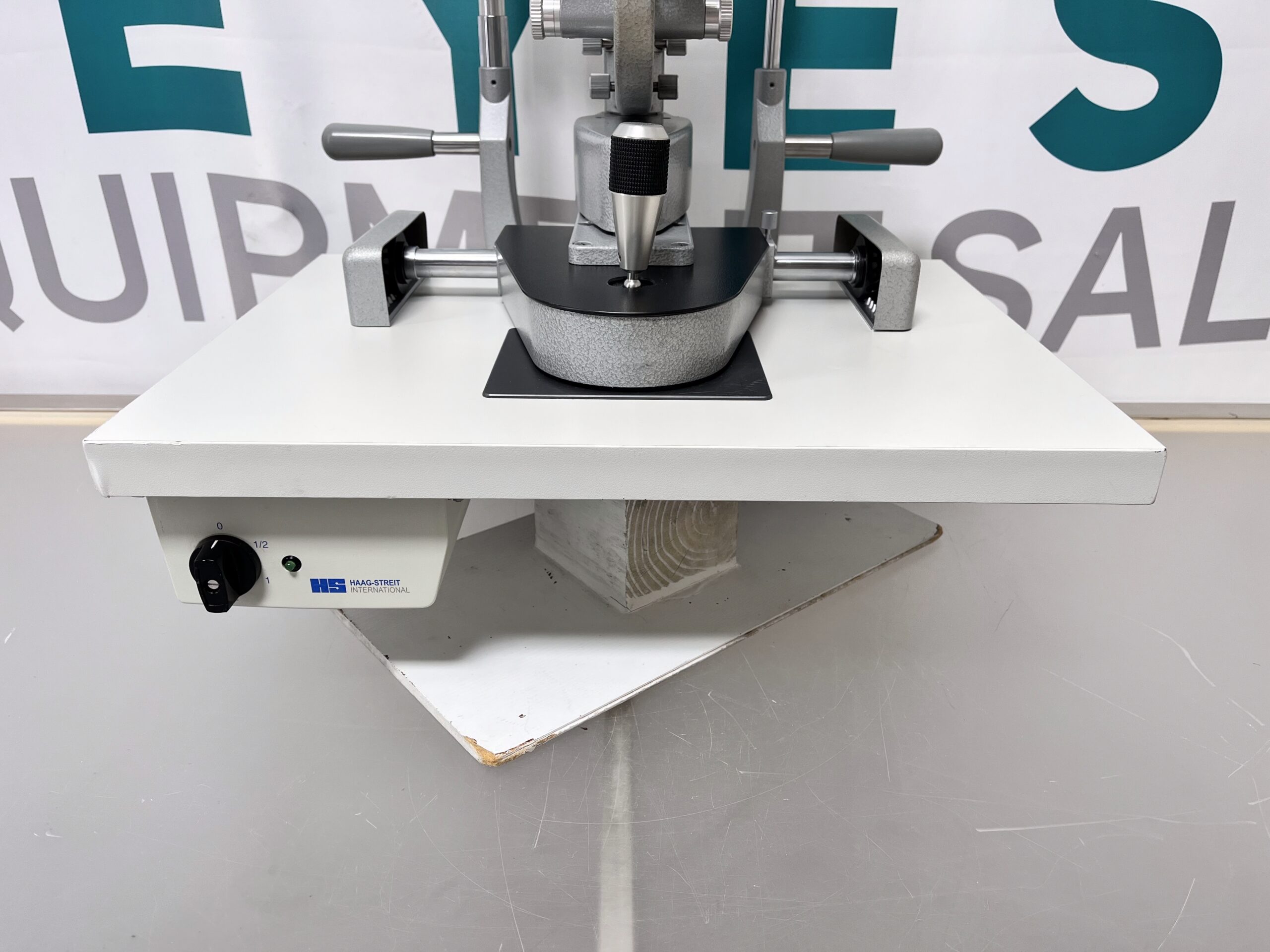 Haag Streit BQ 900 Slit Lamp w/ AT 900 Tonometer, Splitter with Observation Tube - Image 2