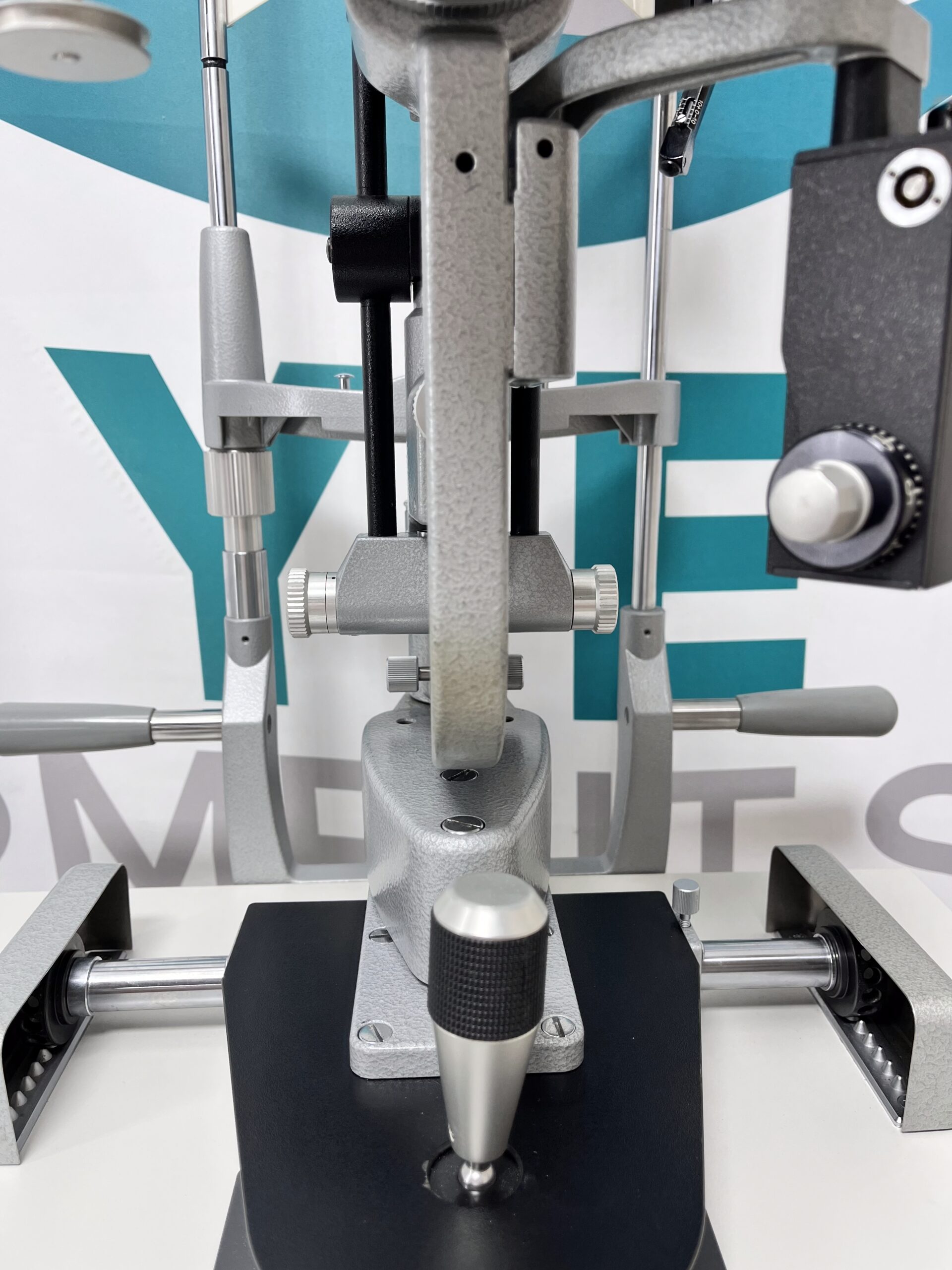 Haag Streit BQ 900 Slit Lamp w/ AT 900 Tonometer, Splitter with Observation Tube - Image 6