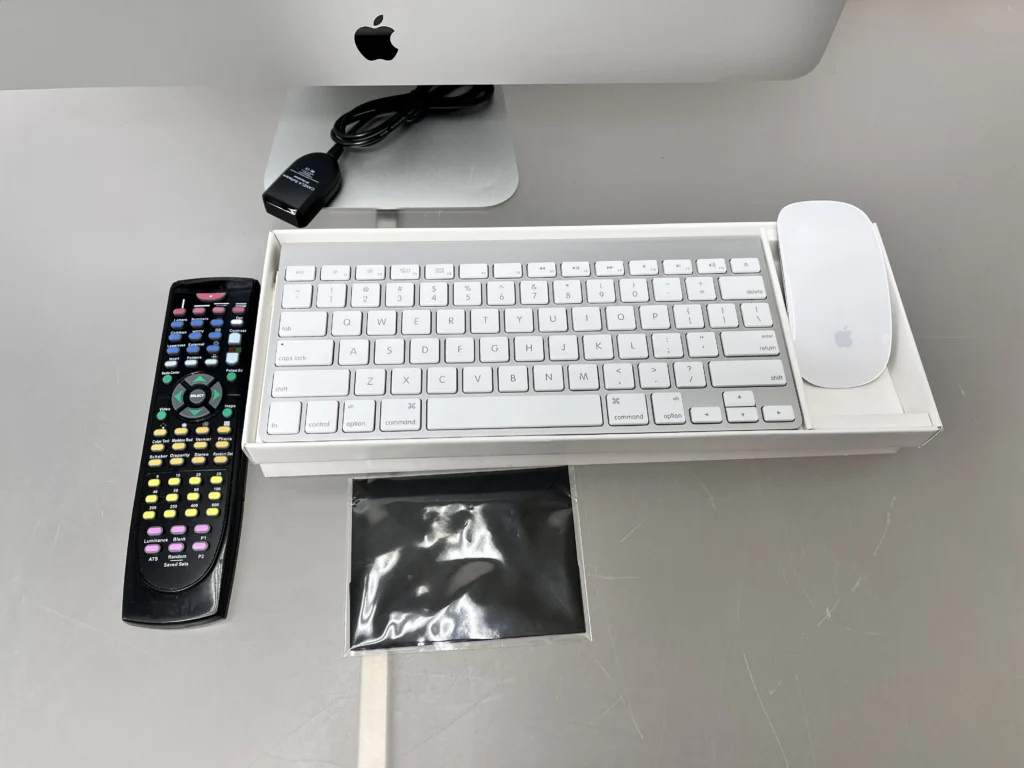 Lombart CVS iMac Acuity System w/ Remote Control & Mount, photo 2
